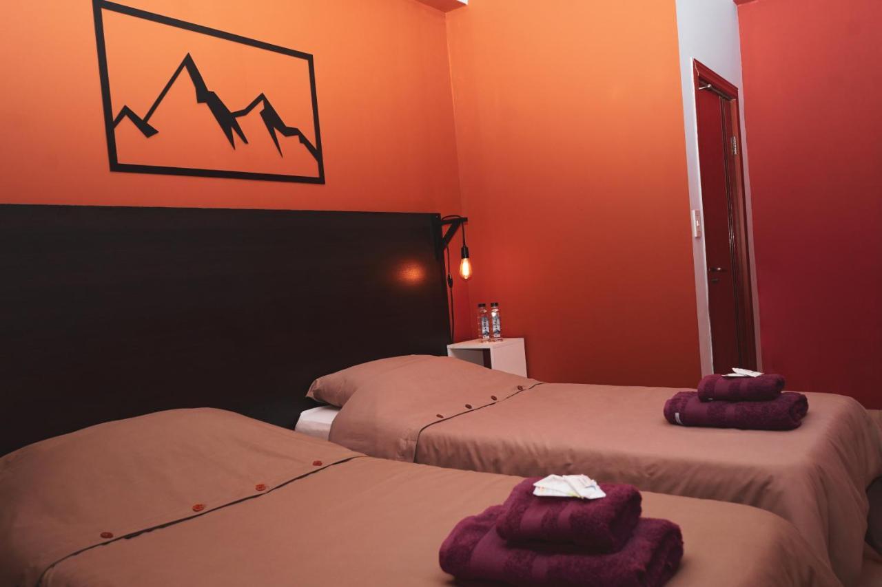 Oshovia Hostel Ushuaia Eksteriør billede